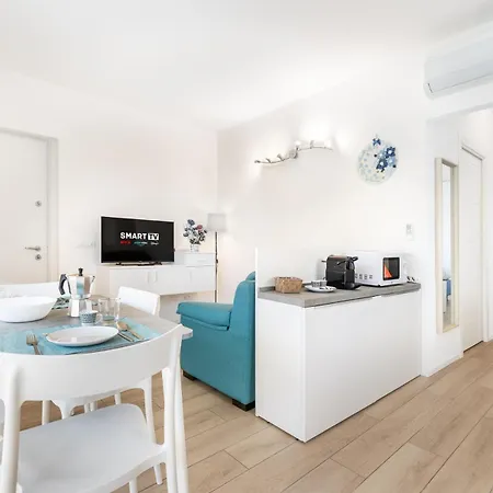 Hostdomus-la Casa Degli Artisti-michelangelo-giotto-raffaello Marina dʼAndora