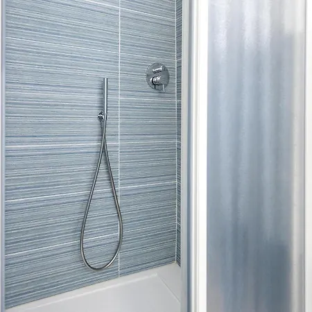 Hostdomus-la Casa Degli Artisti-michelangelo-giotto-raffaello * Marina dʼAndora